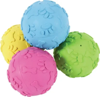 Качествена и издръжлива топка за игра на кучета Zolux Ball Hard Rubber, изработена от твърда гума.